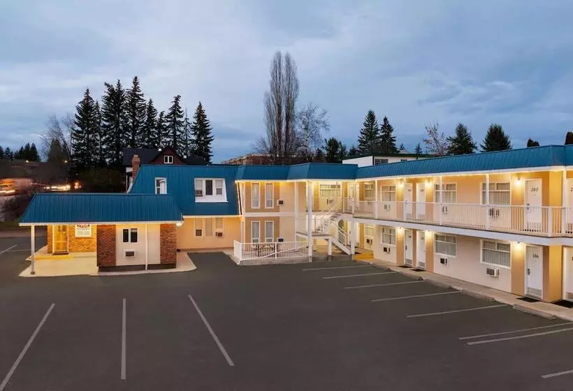 호텔 Travelodge By Wyndham Quesnel Bc