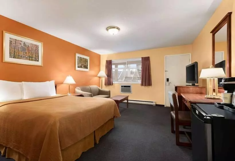 호텔 Travelodge By Wyndham Quesnel Bc