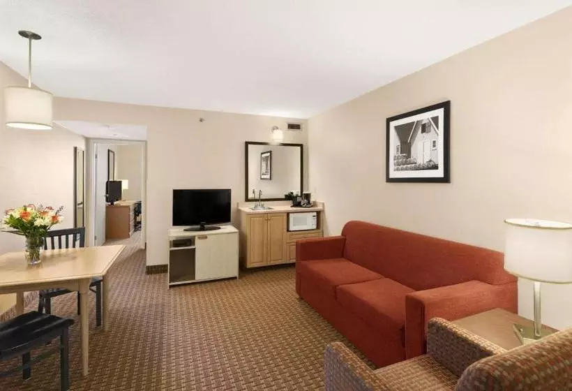 ホテル Travelodge Suites By Wyndham Halifax Dartmouth