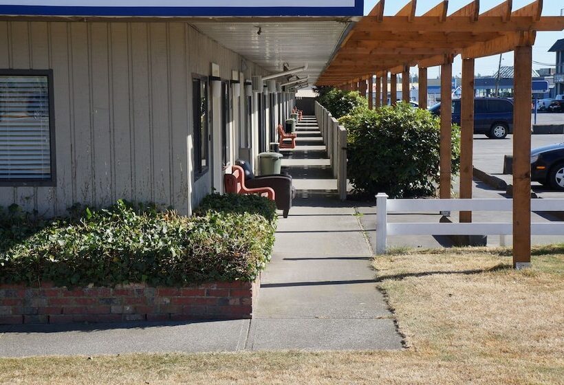 فندق Westward Inn & Suites