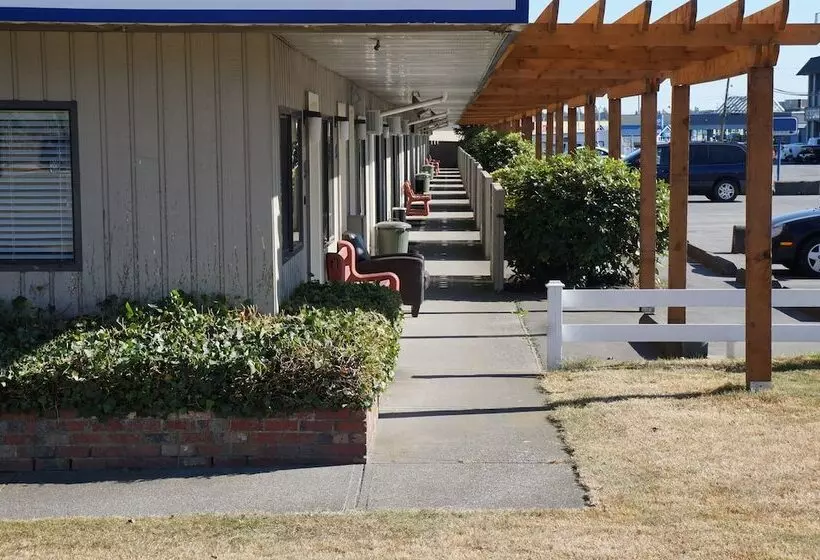 Hotel Westward Inn & Suites