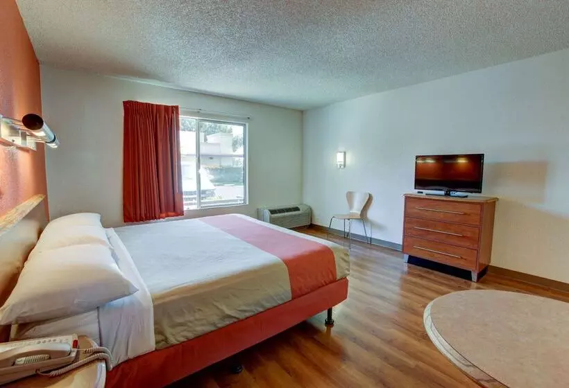 Motel 6santa Ana, Ca  Irvine  Orange County Airport