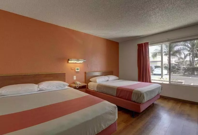 Motel 6santa Ana, Ca  Irvine  Orange County Airport