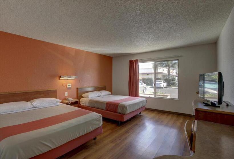 Motel 6santa Ana, Ca Irvine Orange County Airport