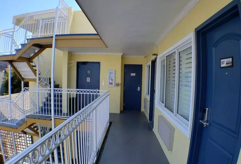 모텔 Presidio Parkway Inn