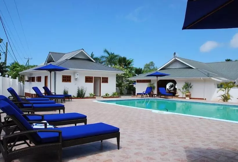 هتل The Britannia