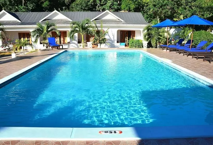 هتل The Britannia