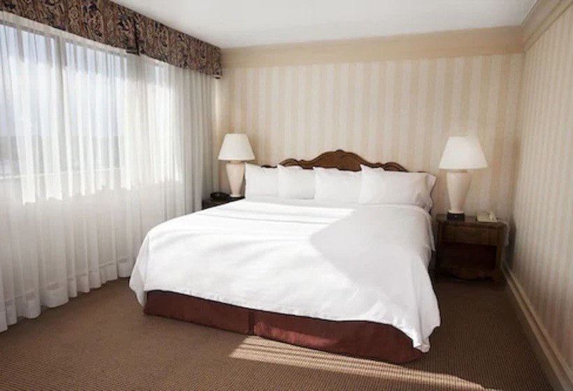 هتل Clifton Victoria Inn At The Falls