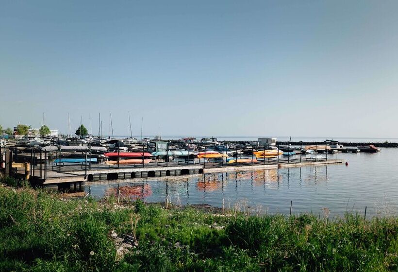 هتل Knights Inn North Bay