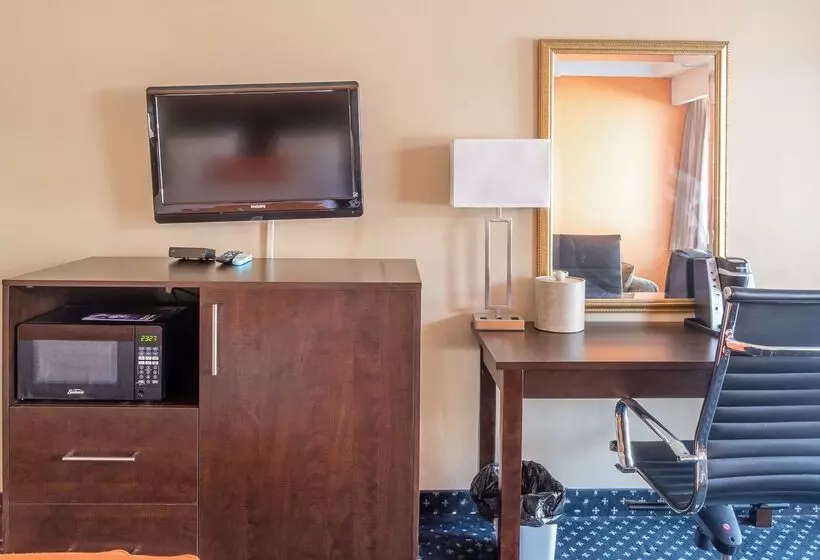 فندق Knights Inn North Bay