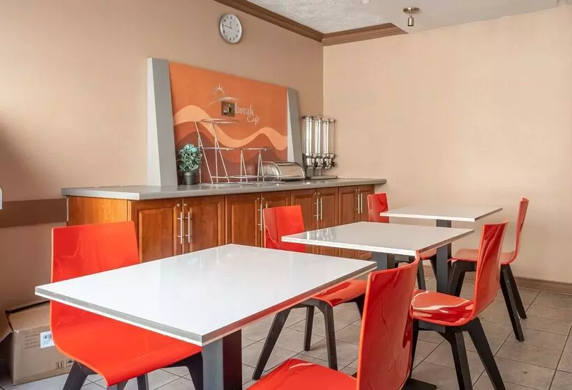 فندق Knights Inn North Bay