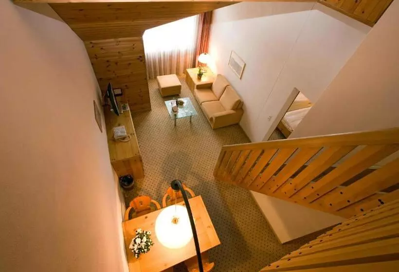 Отель Laaxerhof