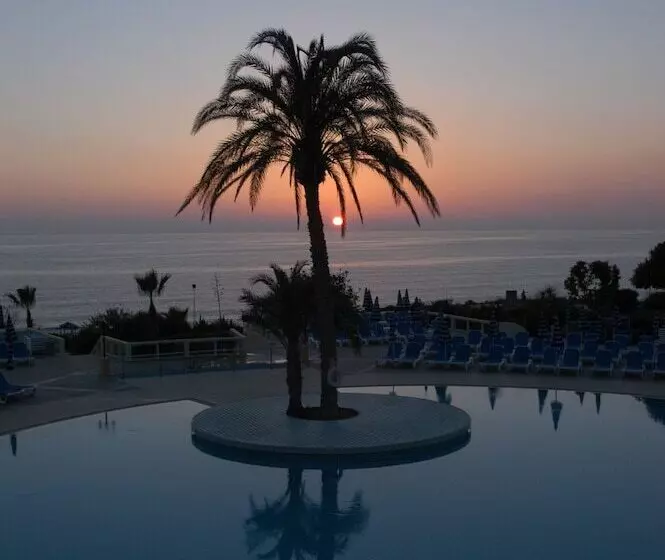 Отель Leonardo Laura Beach & Splash Resort