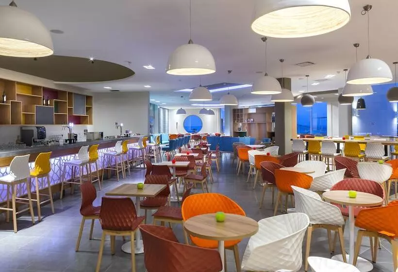 Отель Leonardo Laura Beach & Splash Resort