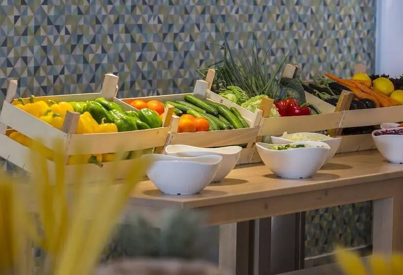 Отель Leonardo Laura Beach & Splash Resort