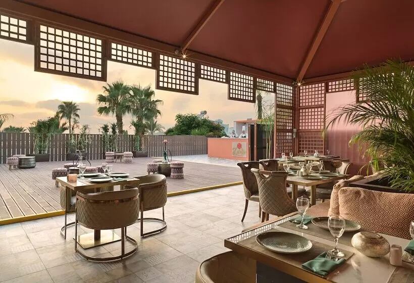 Отель Leonardo Laura Beach & Splash Resort