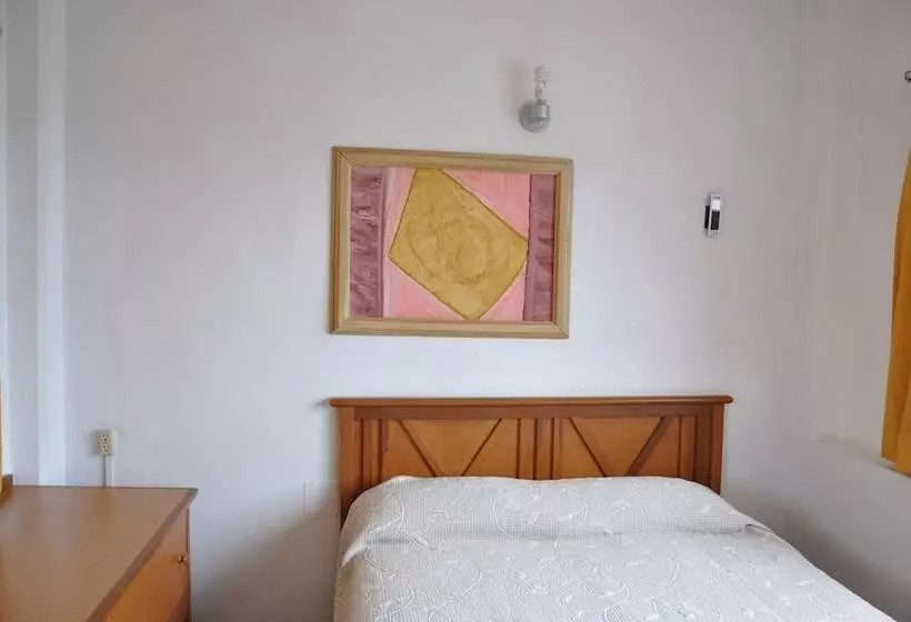 ホテル Oviedo Acapulco