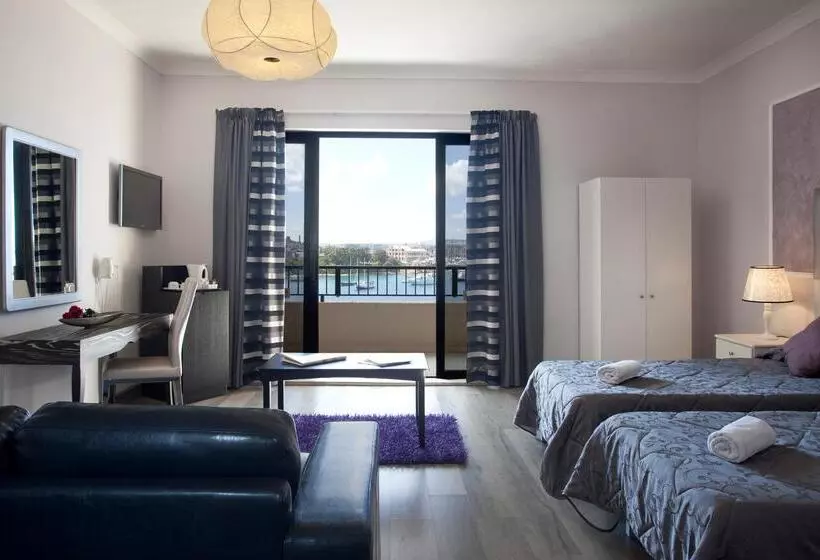 هتل Sliema Marina
