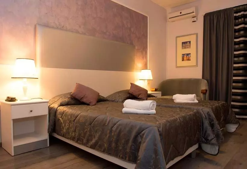 هتل Sliema Marina