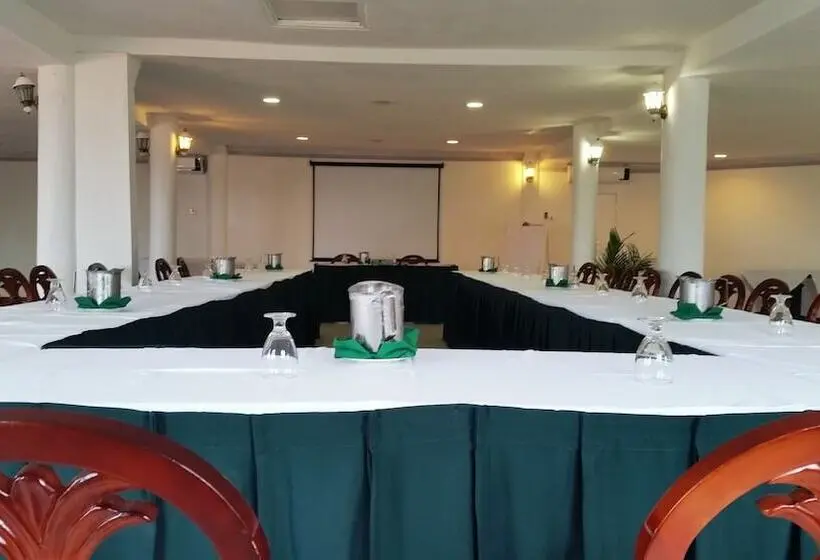 Franklyn D Resort & Spa All Inclusive