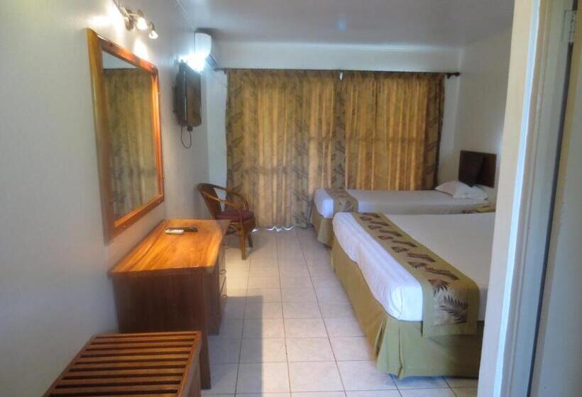 בית מלון כפרי Capricorn International