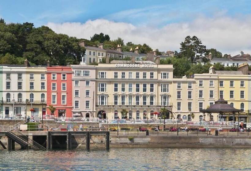 בית מלון כפרי Commodore