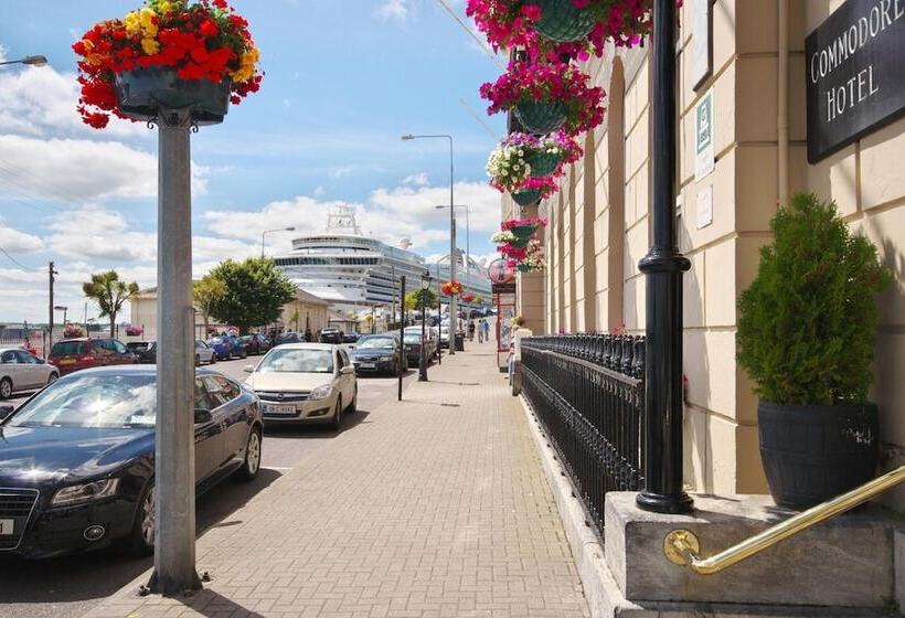 בית מלון כפרי Commodore