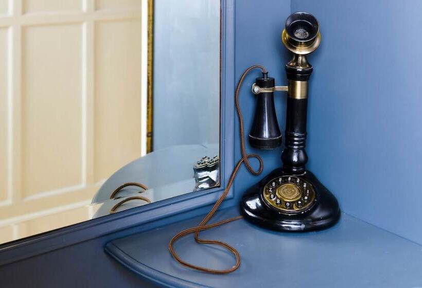 בית מלון כפרי Commodore