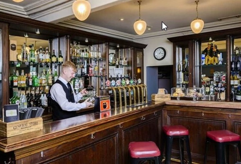 בית מלון כפרי Commodore