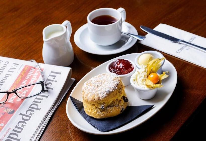 בית מלון כפרי Commodore