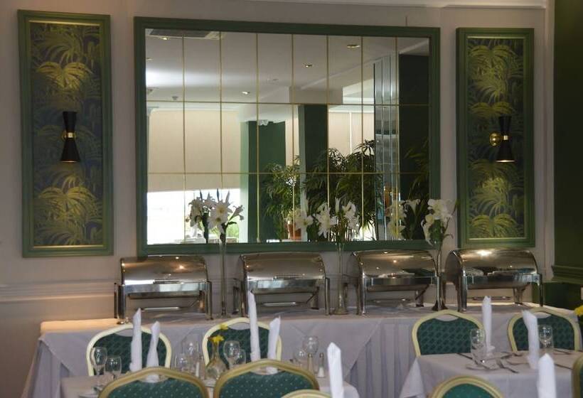 בית מלון כפרי Majestic