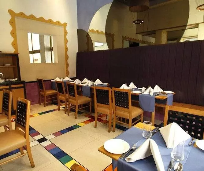 Отель Sagar Plaza