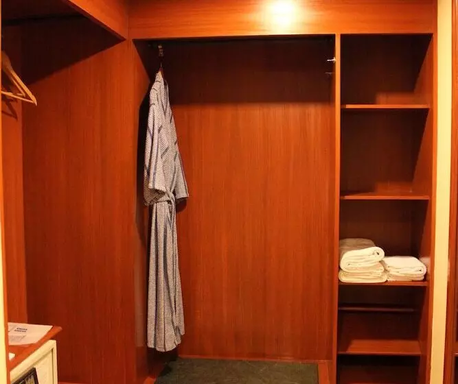 Отель Sagar Plaza