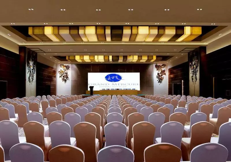 ホテル Grand Mercure Vadodara Surya Palace