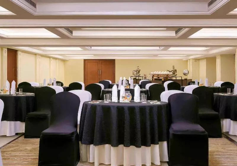 ホテル Grand Mercure Vadodara Surya Palace