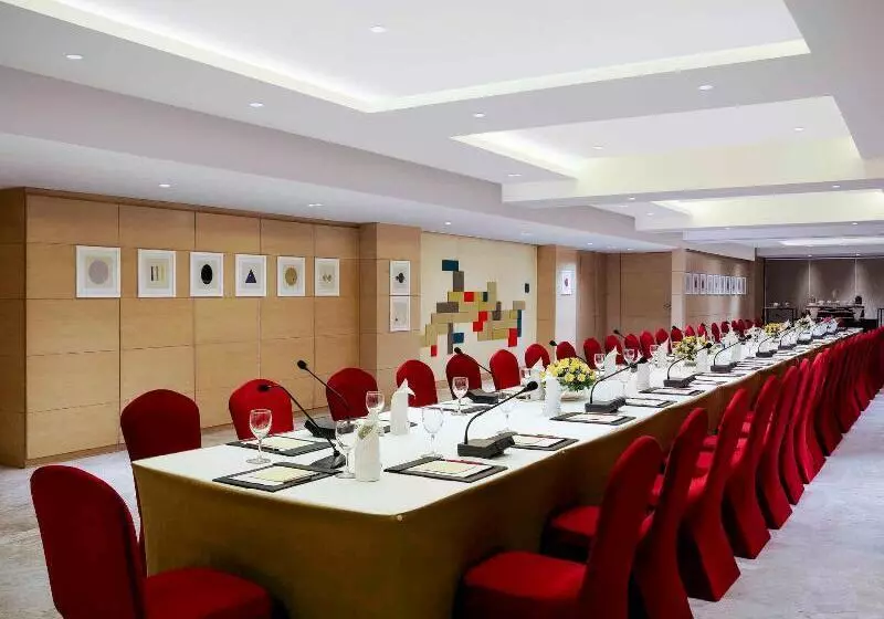 ホテル Grand Mercure Vadodara Surya Palace