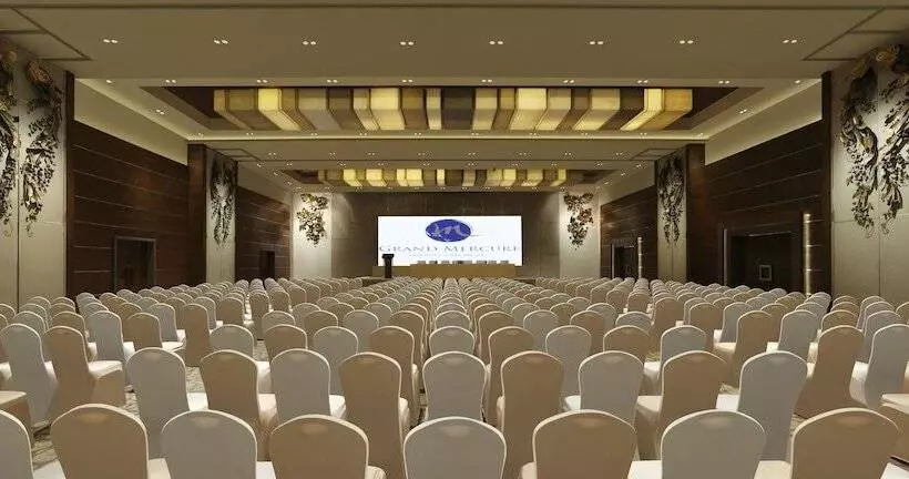 ホテル Grand Mercure Vadodara Surya Palace
