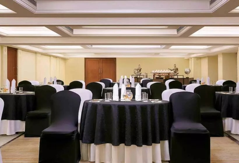 ホテル Grand Mercure Vadodara Surya Palace