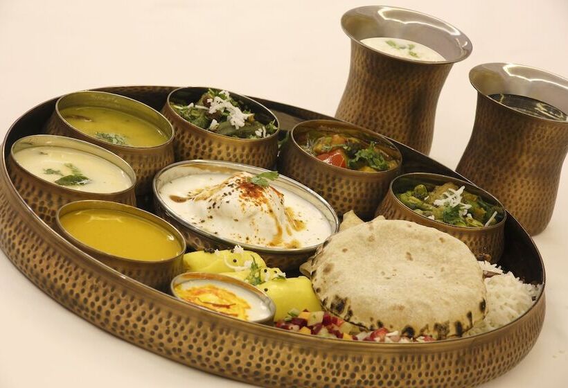 هتل Grand Mercure Vadodara Surya Palace