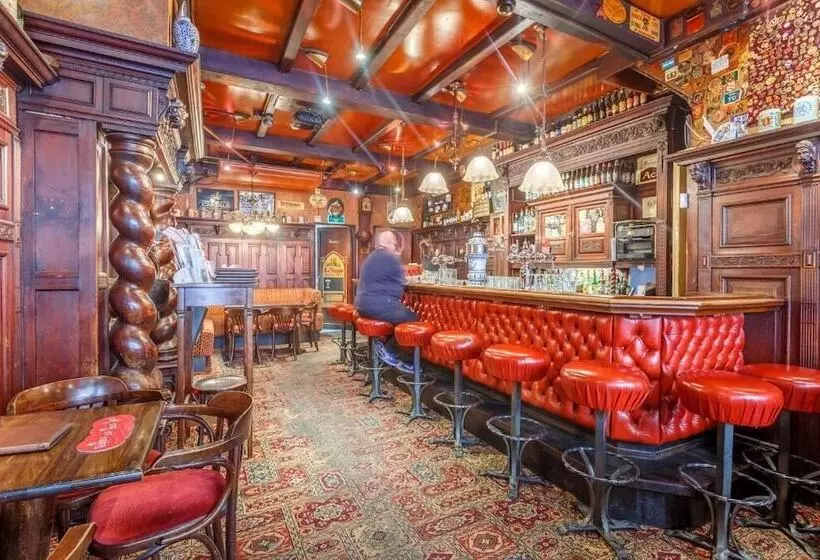 Отель The Old Nickel