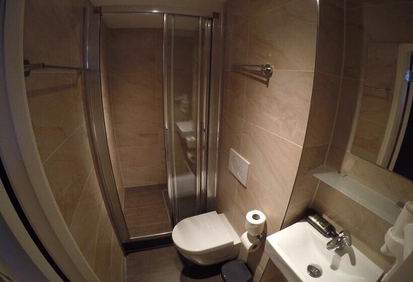 ホテル The Old Nickel