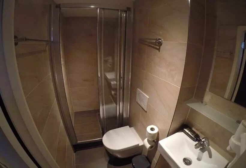 Отель The Old Nickel