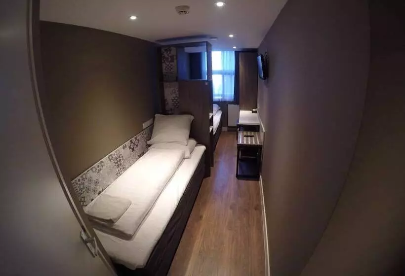 Отель The Old Nickel