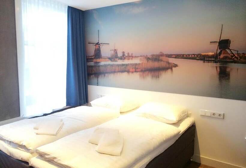 ホテル The Old Nickel