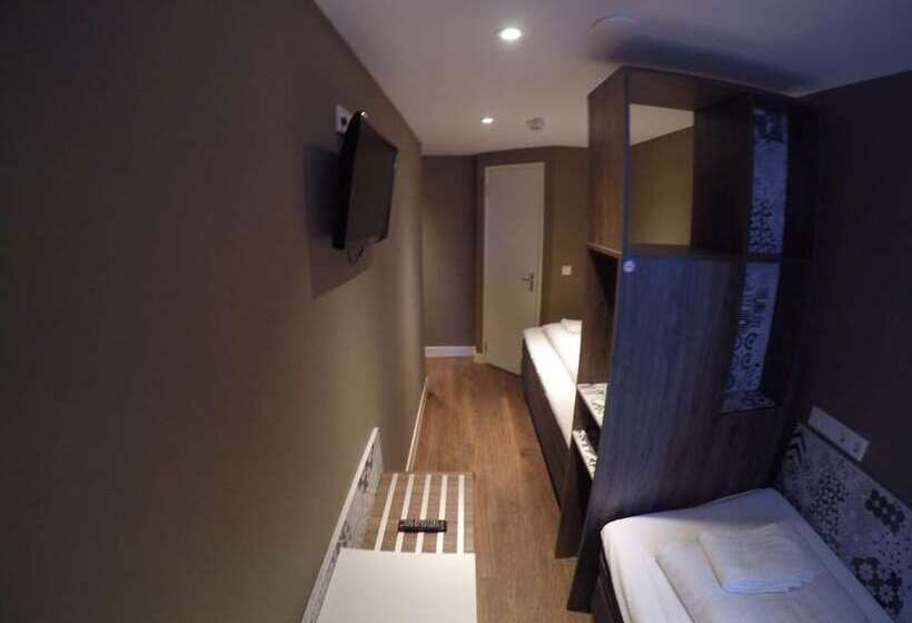 ホテル The Old Nickel