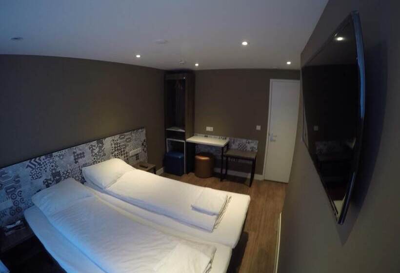 ホテル The Old Nickel