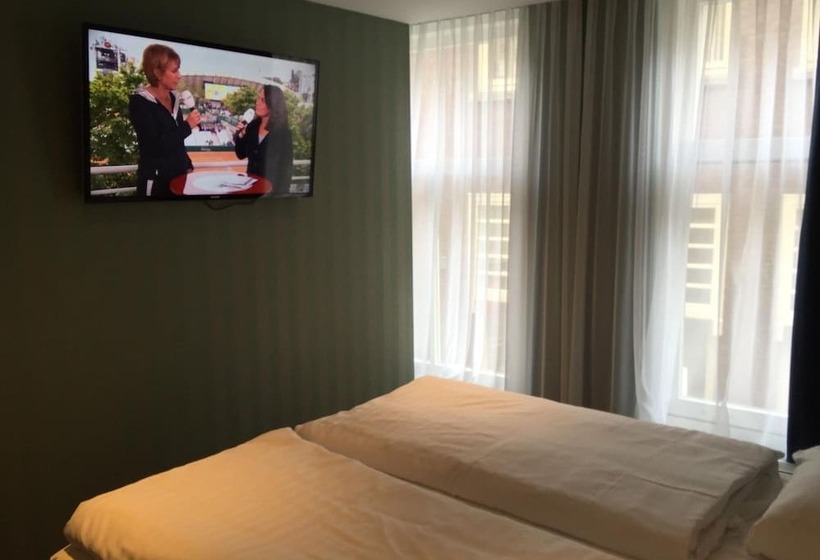 ホテル The Old Nickel