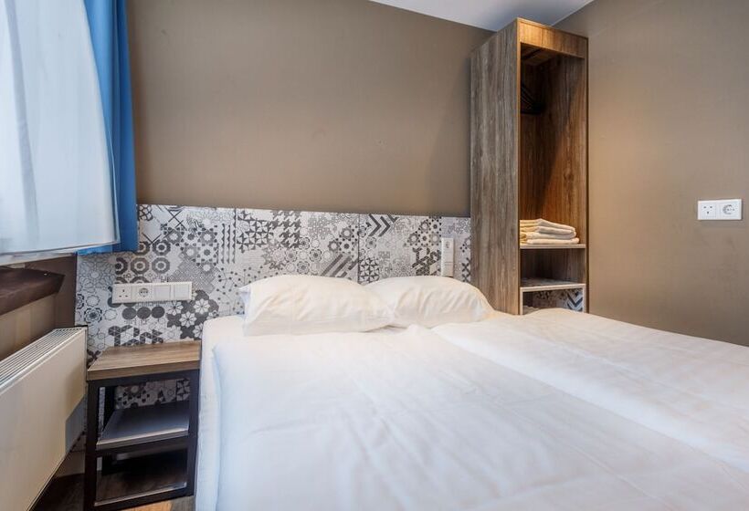 ホテル The Old Nickel