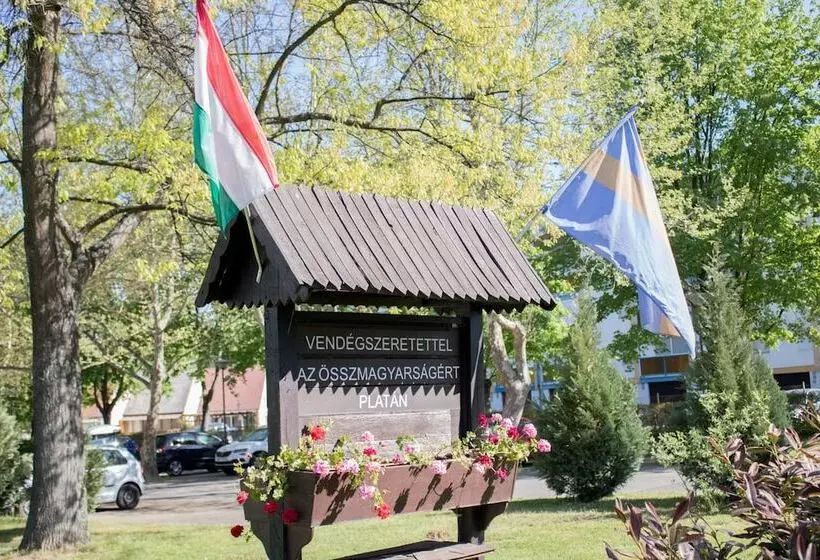 Komfort Hotel Platán