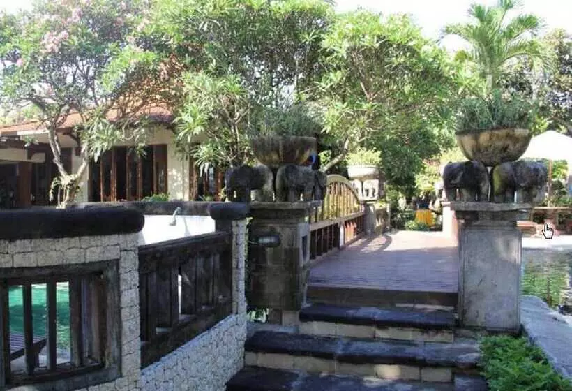 リゾートホテル Besakih Beach